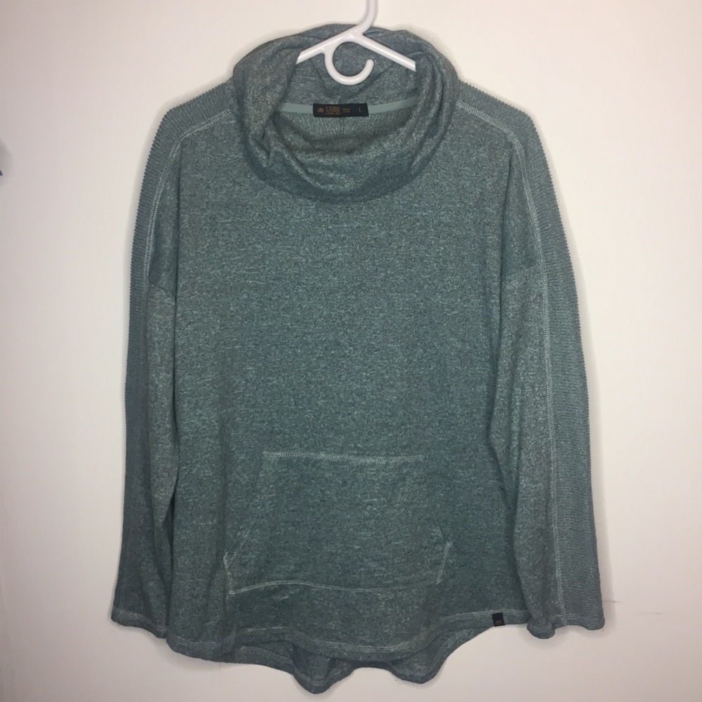 Studio by Energy Zone Large Blue Sweater